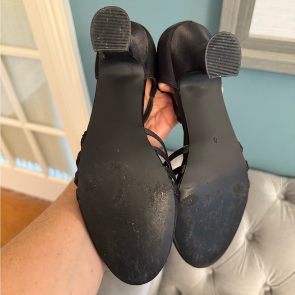 1920s Style Flapper Character Elegant Black T-Strap Heels for Formal Occasions - Picture 3 of 4